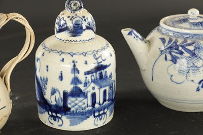 Lot 45 - A LATE 18TH CENTURY ENGLISH PEARLWARE TEA CADDY