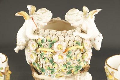Lot 42 - FOUR PIECES OF MID 19TH CENTURY CONTINENTAL PORCELAIN
