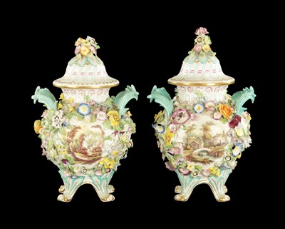 Lot 185 - A PAIR OF MID 19TH CENTURY MINTON PORCELAIN JARS AND COVERS