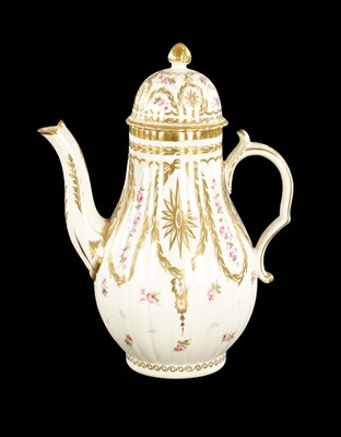 Lot 128 - A FINE AND RARE LATE 18TH CENTURY CAUGHLEY COFFEE POT