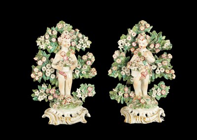 Lot 308 - A PAIR OF MID 18TH CENTURY BOW BOCAGE FIGURES OF PUTTI