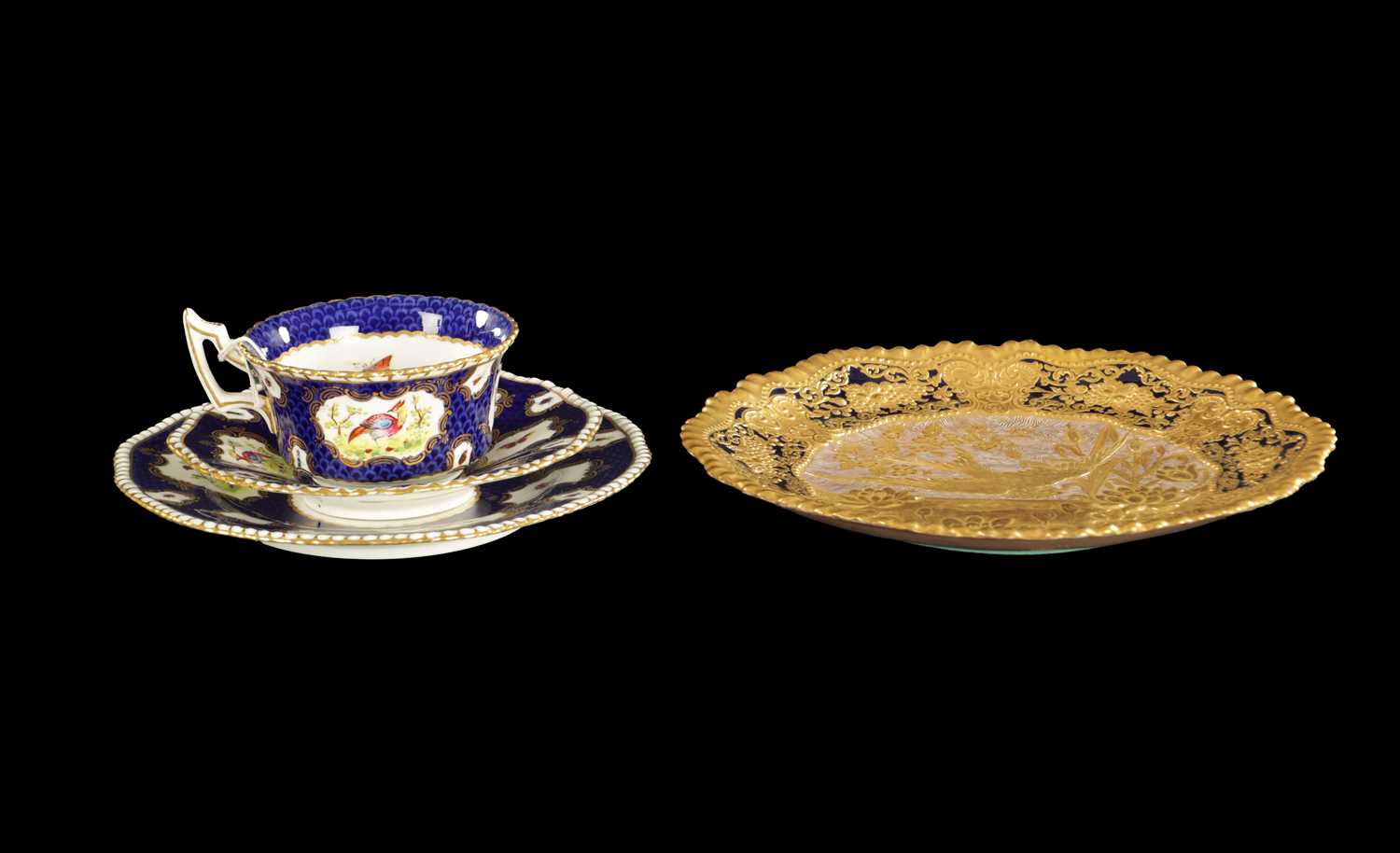 Lot 381 - A COALPORT PORCELAIN TRIO CIRCA 1900, TOGETHER WITH A COPELAND PORCELAIN PLATE HEAVILY GILDED IN JAPANESEQUE STYLE