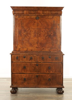 Lot 1402 - A LATE 17TH CENTURY FIGURED WALNUT FALL FRONT ESCRITOIRE