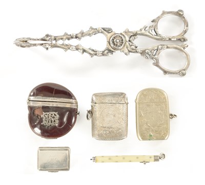 Lot 536 - A COLLECTION OF SIX SILVER ITEMS