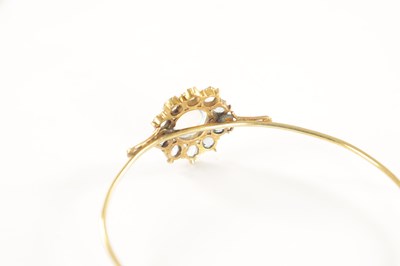 Lot 492 - A 9CT GOLD BRACELET