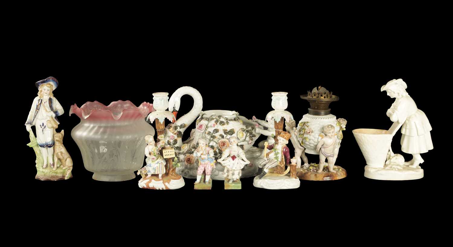 Lot 120 - A COLLECTION OF PORCELAIN