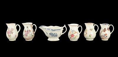 Lot 277 - A WORCESTER PORCELAIN SAUCE BOAT CIRCA 1770, FIVE WORCESTER SPARROW BEAK JUGS