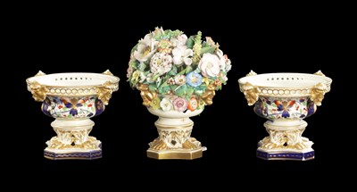 Lot 313 - A LATE 19TH CENTURY STEVENSON AND HANCOCK URN OF FLOWERS