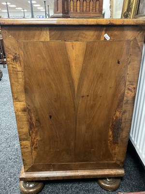 Lot 1265 - A WILLIAM AND MARY MARQUETRY AND FIGURED WALNUT CHEST OF DRAWERS