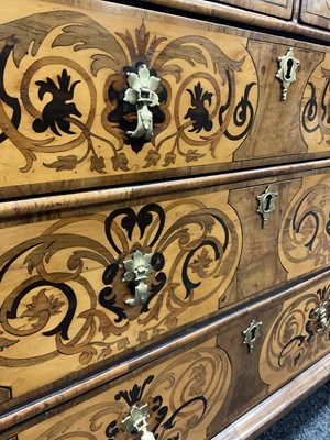 Lot 1265 - A WILLIAM AND MARY MARQUETRY AND FIGURED WALNUT CHEST OF DRAWERS