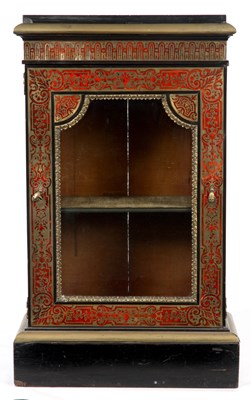 Lot 927 - A SMALL 19TH CENTURY EBONISED AND...