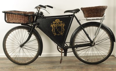 Lot 741 - A VINTAGE 1950'S DELIVERY/GROCERY TRADESMAN BICYCLE