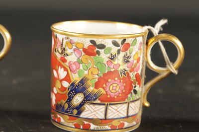 Lot 110 - A SET OF THREE FLIGHT BARR AND BARR COFFEE CANS DECORATED IN IMARI PATTERN