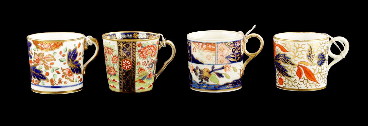 Lot 206 - A COLLECTION OF FOUR CHAMBERLAIN WORCESTER COFFEE CANS WITH IMARI DECORATION CIRCA 1800