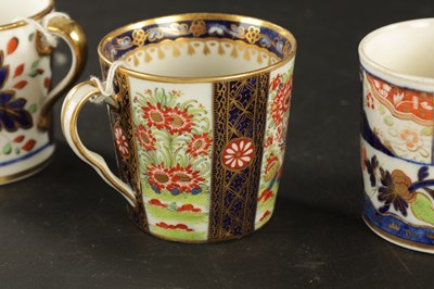 Lot 206 - A COLLECTION OF FOUR CHAMBERLAIN WORCESTER COFFEE CANS WITH IMARI DECORATION CIRCA 1800