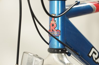 Lot 745 - A RALEIGH ATTITUDE MOUNTAIN BIKE