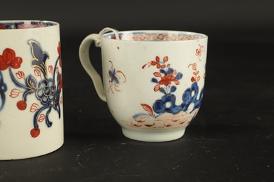 Lot 325 - TWO PIECES OF MID 18TH CENTURY ENGLISH PORCELAIN