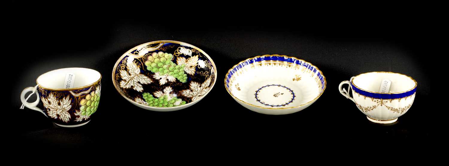 Lot 27 - FOUR PIECES OF LATE 18TH CENTURY ENGLISH PORCELAIN