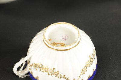 Lot 27 - FOUR PIECES OF LATE 18TH CENTURY ENGLISH PORCELAIN