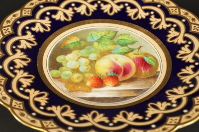 Lot 73 - TWO DAVENPORT PORCELAIN PLATES WITH FOUR ENGLISH PLATES OF VARIOUS DECORATION CIRCA 1830