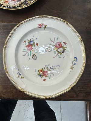 Lot 73 - TWO DAVENPORT PORCELAIN PLATES WITH FOUR ENGLISH PLATES OF VARIOUS DECORATION CIRCA 1830