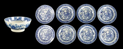 Lot 174 - A LARGE EARLY 19TH CENTURY PEARLWARE BOWL