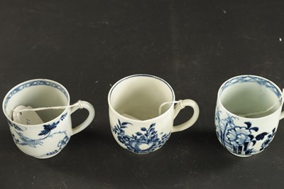 Lot 321 - THREE PIECES OF MID 18TH CENTURY ENGLISH PORCELAIN