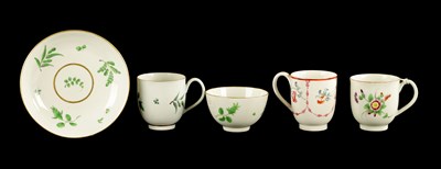 Lot 68 - A WORCESTER PORCELAIN TRIO PAINTED WITH GREEN FLORAL SPRIGGS