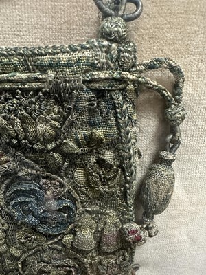 Lot 867 - A FINE 17TH CENTURY EMBROIDERED SWEETMEAT PURSE