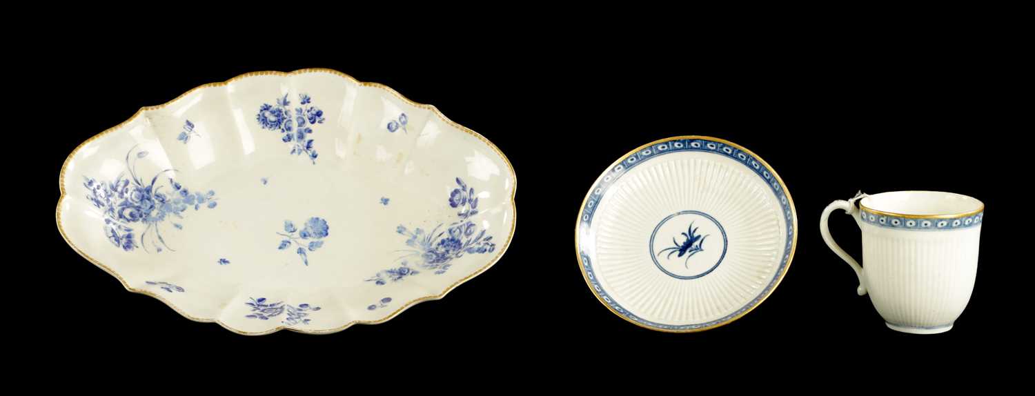 Lot 33 - A WORCESTER PORCELAIN DISH PAINTED WITH DRY BLUE FLOWERS CIRCA 1770