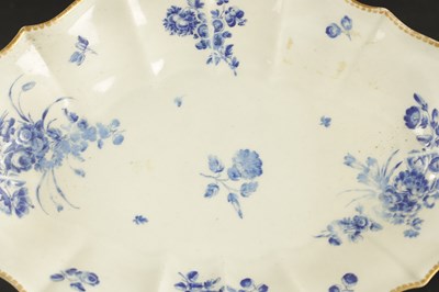 Lot 33 - A WORCESTER PORCELAIN DISH PAINTED WITH DRY BLUE FLOWERS CIRCA 1770