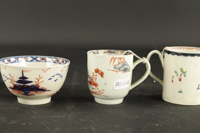 Lot 302 - TWO PIECES OF MID 18TH CENTURY LIVERPOOL PORCELAIN