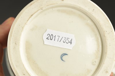 Lot 383 - A WORCESTER PORCELAIN MUG PRINTED AND PAINTED WITH FLOWERS CIRCA 1770