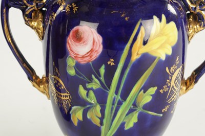 Lot 149 - A SPODE PORCELAIN VASE PAINTED WITH FLOWERS ON A COBALT GROUND