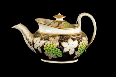 Lot 406 - A NEWHALL PAINTED TEAPOT CIRCA 1790 PAINTED WITH GRAPES