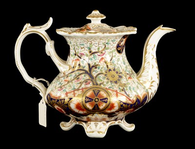 Lot 138 - A COALPORT TYPE PORCELAIN TEAPOT CIRCA 1840