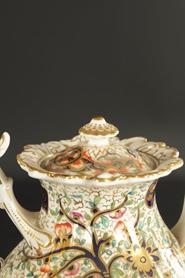 Lot 138 - A COALPORT TYPE PORCELAIN TEAPOT CIRCA 1840