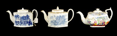 Lot 152 - TWO NEW HALL TEAPOTS PRINTED WILLOW PATTERN CIRCA 1810