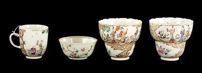 Lot 133 - A PAIR OF CHINESE PORCELAIN BEAKERS