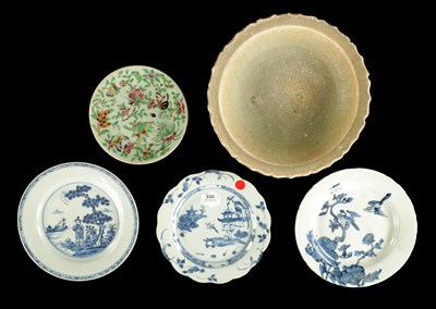 Lot 411 - A NANKING CARGO CHINESE PORCELAIN DISH