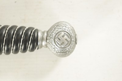 Lot 543 - A THIRD REICH SECOND PATTERN LUFTWAFFE OFFICER'S DAGGER