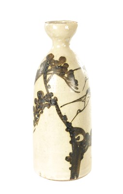 Lot 190 - A JAPANESE EDU PERIOD POTTERY SAKI FLASK