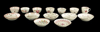 Lot 323 - A COLLECTION OF SEVEN 18TH CENTURY NEWHALL PORCELAIN TEA BOWLS AND SAUCERS