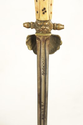 Lot 522 - AN 18TH CENTURY GERMAN SWORD