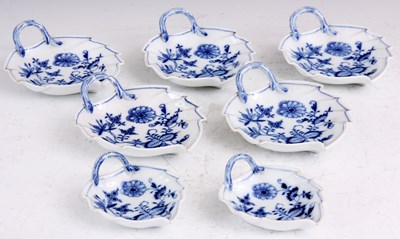 Lot 96 - A SET OF FIVE MEISSEN BLUE AND WHITE LEAF...