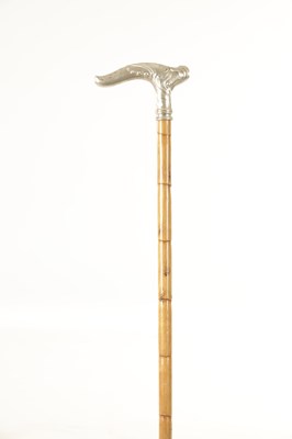 Lot 455 - A LATE 19TH CENTURY ART NOUVEAU CONTINENTAL 800 HALLMARKED SILVER MOUNTED WALKING STICK