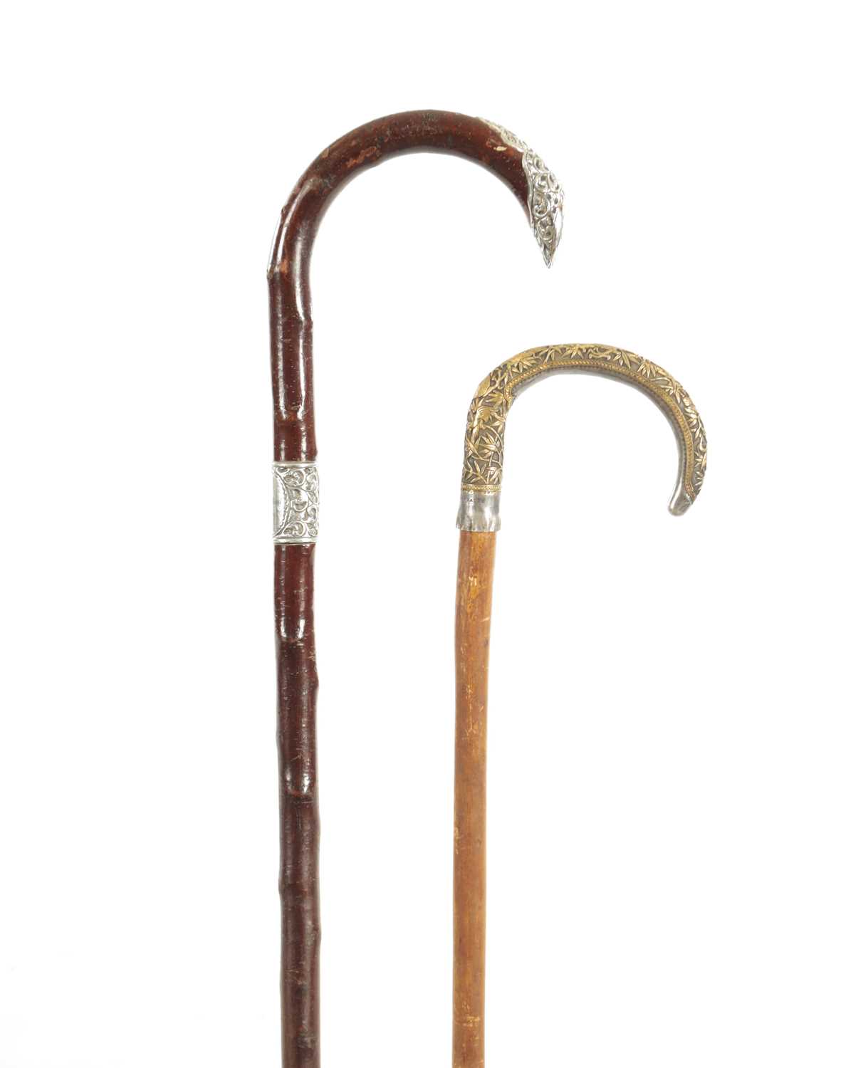 Lot 467 - AN EARLY 20TH CENTURY SILVER MOUNTED HAZEL WALKING STICK