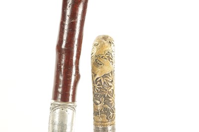 Lot 467 - AN EARLY 20TH CENTURY SILVER MOUNTED HAZEL WALKING STICK