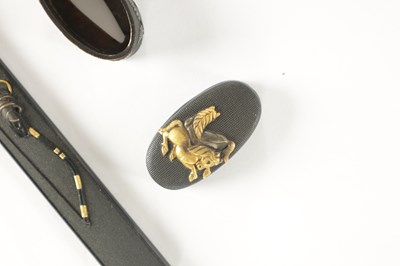Lot 140 - A FINE EDO PERIOD JAPANESE MIXED METAL AND BRONZE FUCHI, KASHIRA AND KOZUKA