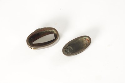 Lot 199 - A FINE EDO PERIOD JAPANESE MIXED METAL AND BRONZE FUCHI KASHIRA